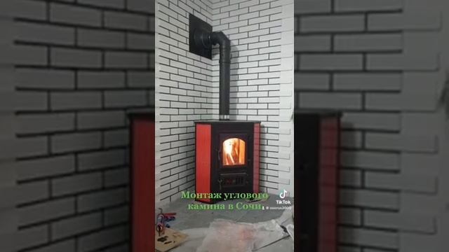 Смонтированный нами угловой камин. Короткий ролик с нашего тик тока