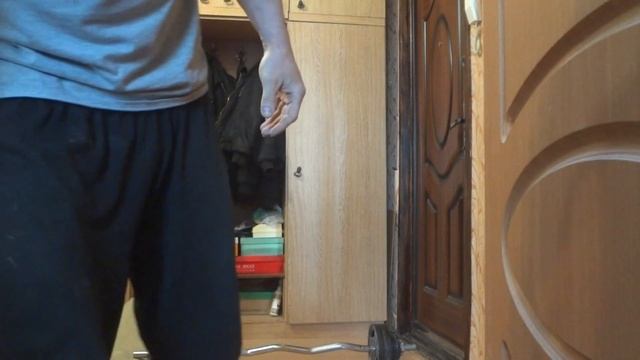 EZ штанга 30кг на бицепс 1 рукой (5 раз) смотреть онлайн