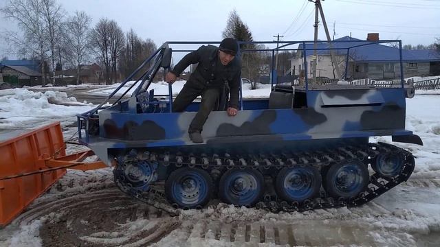 Гусеничный вездеход бродяга. Обзор отвала для чистки снега смотреть онлайн