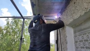 Крыша над балконом последнего этажа в Московской области. Козырек над балконом. Крыша на 5-м этаже.