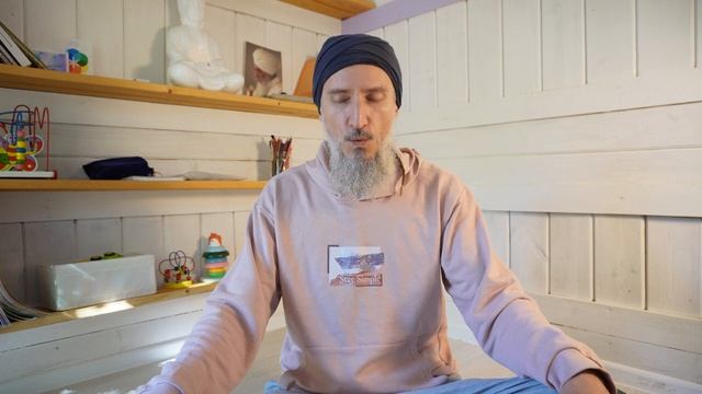 Пранаяма Кундалини йоги. Дыхание со свистом. Простые дыхательные практики.