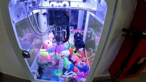 Играю в НОВЫЙ МИНИ автомат-хватайку на Щёлковском шоссе!!!