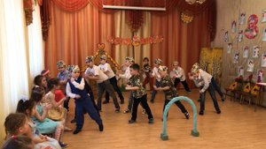 Танец "Паровоз умчится..."