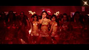 "Gali gali mein phirta hai" c суб. ("Золотые прииски Калора: Глава1", Яш, Шринидхи Ш, Муни Р) Неха