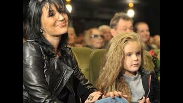 Как живут дочь и вдова Абдулова после 14 лет его смeрти