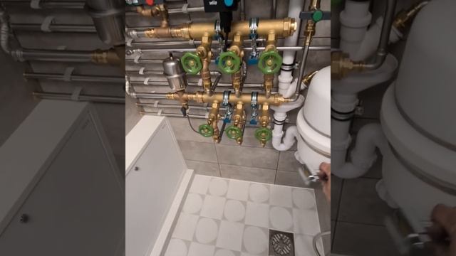 Сантехнический шкаф в современной московской квартире смотреть онлайн