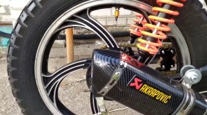 Китайский прямоток Akrapovic на мото 125 куб