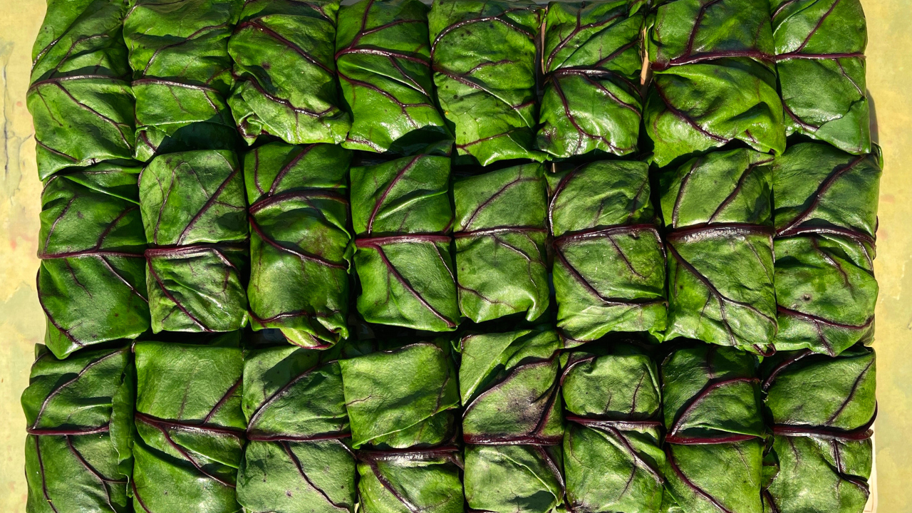 Голубцы в свекольных листьях рецепты с фото