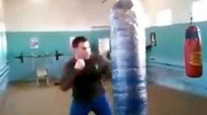 Как правильно бить грушу ?