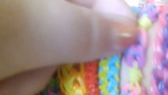 Браслет РЫБИЙ ХВОСТ на рогатке из резиночек Loom Bands смотреть онлайн