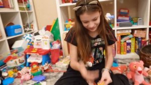 VLOG Даша и Алиса красят ногти