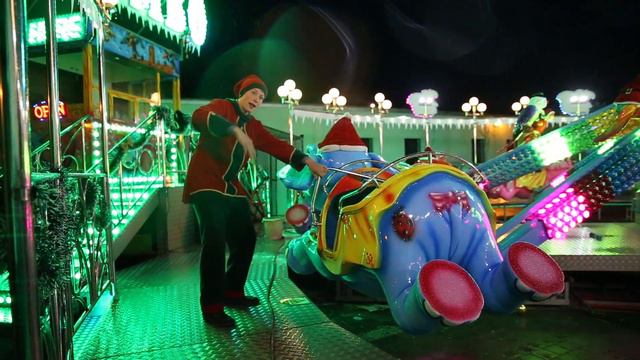 Santa Funfair arrived at Rathwood on the 12th of November смотреть онлайн