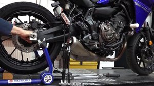 Yamaha MT-07 & Tracer 700 Changing Tyres Conti RoadAttack 4