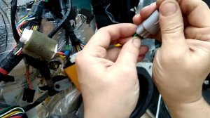 Как вытащить пины из разъема тойота