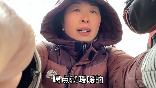 新春农村真热闹小林炸鸡赶场忙，看热闹顾生意两不耽误这生活真美 смотреть онлайн