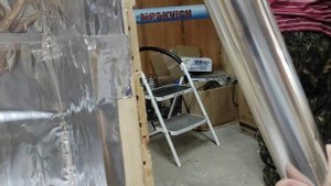 Коптильня для дома. Фольга внутри коптильни.