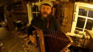 Крутится вертится шарф голубой… Russian folk songs.