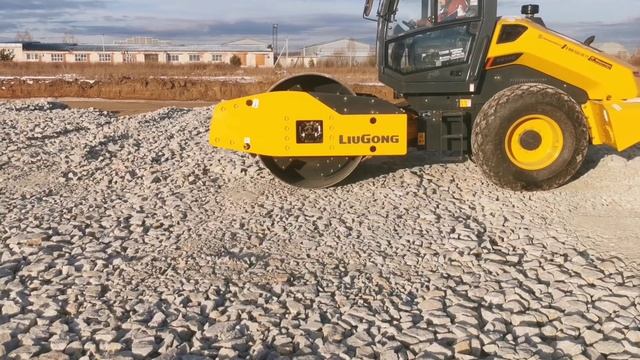 Каток грунтовый 20 тонн, виброуплотнение смотреть онлайн