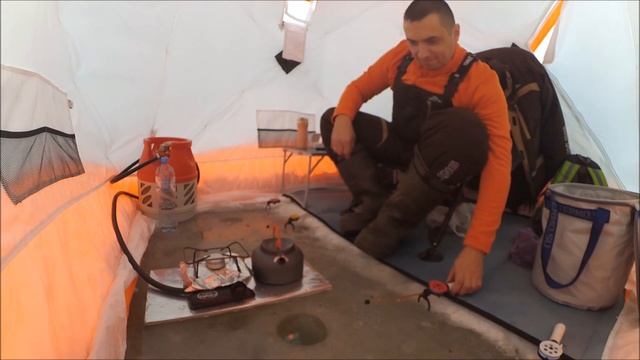 Зимняя рыбалка на озере Уелги 19.12.2019. Клёв карася. смотреть онлайн