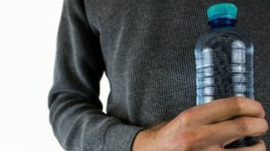 КАК БРОСИТЬ курить с помощью воды и обычной бутылки. Вода. Бутылка. Привычка. Зависимость. Регулярн