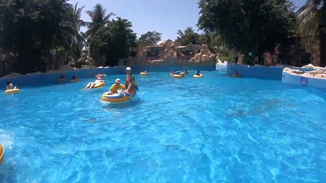 Нячанг Винперл Идем и отдыхаем в бассейне с искуственной волной смотреть онлайн