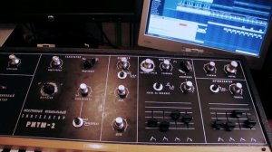 Синтезатор Ритм 2, обзор. Трепология звука , глава 19.