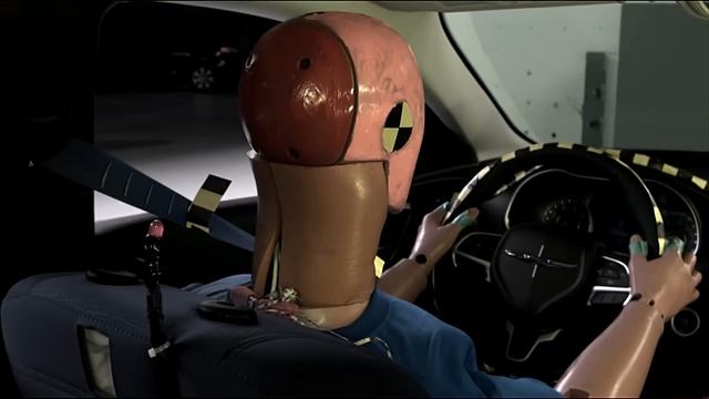 2015 Chrysler 200 4-door sedan driver-side small overlap IIHS crash test смотреть онлайн