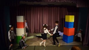 Спектакль-фантазия на стихи Агнии Барто "Весна, весна на улице, весенние деньки..."