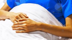 Жена наблюдала как муж собирает чемодан отправляясь на курорт, но ее речь его шокировала…