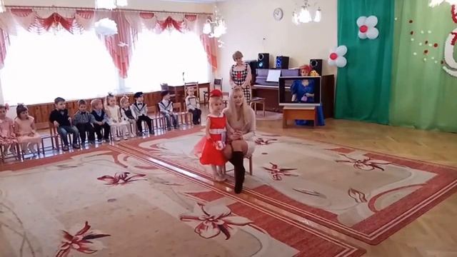 Песня Весенние цветы я маме подарю смотреть онлайн