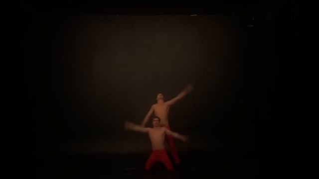 Акробатический дуэт Restraint duo acrobatics