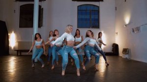 Bachata Lady Styling by Christina / KC dance studio Basel / Natti Natasha - No quiero saber (DJ C)