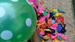 Wow ! outdoor fun with Flower Balloon and learn colors for kids.
