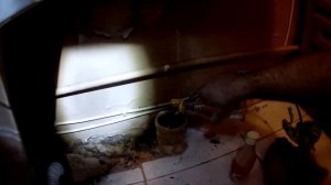 Копия видео "как прочистить засор с помощью соды и уксуса."