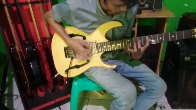 Scechter diamond versus Ibanez Pgm paul gilbert signature Sinok Channel смотреть онлайн