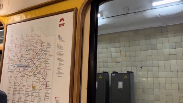 Ретропоезд Москвы! Обзор поезда 81-717.5А «Ретропоезд Сокольники»