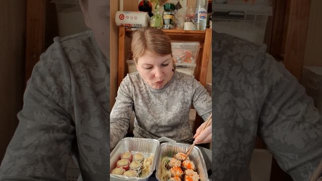 Мукбанг. Роллы смотреть онлайн