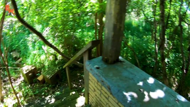 What's in this CREEPY Abandoned House?! смотреть онлайн