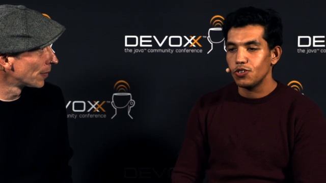 Mohammed Aboullaite talks to Mark Hazell at Devoxx BE 2019 смотреть онлайн