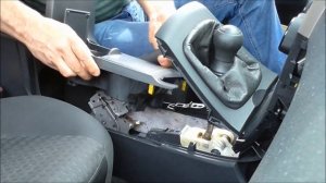 2007-2013 Toyota Corolla How to adjust handbrake cable ρύθμιση ντίζας χειρόφρενου Yiannis Pagonis