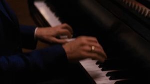 Незнакомка...Андрей Бандера.