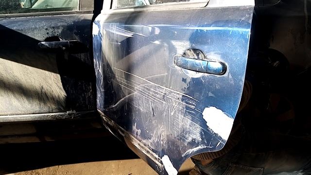 Батя дожился, моет машины. Ремонт битой двери на Ниссан НОТ от А до Я . смотреть онлайн