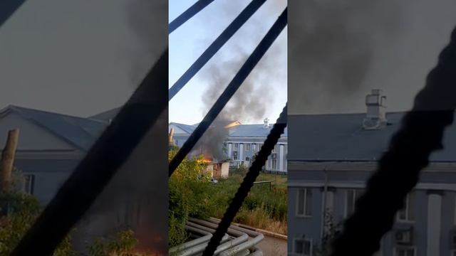 Пожарные успели вовремя... вид из окна на разгар пожара Н.Новгород, Сортировка. смотреть онлайн