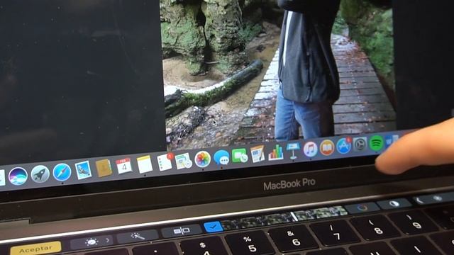 TOUCHBAR - MacBook Pro 2017 - ¿Para qué sirve? смотреть онлайн