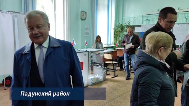 Мэр Братска Сергей Серебренников проверил организацию голосования на избирательных участках в Падунс