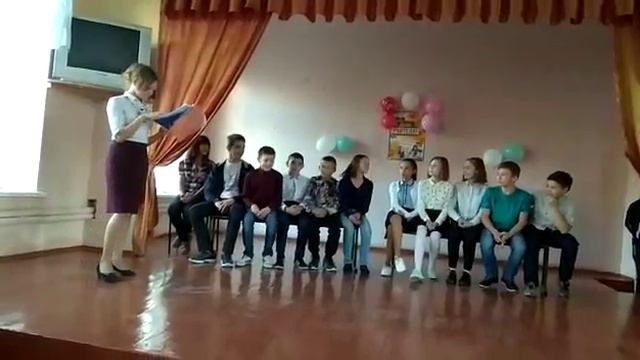 Сценка на день учителя . ПЕРВЫЙ ДЕНЬ УЧИТЕЛЬНИЦЫ смотреть онлайн