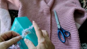 Шубка удалась из буклированной пряжи крючком