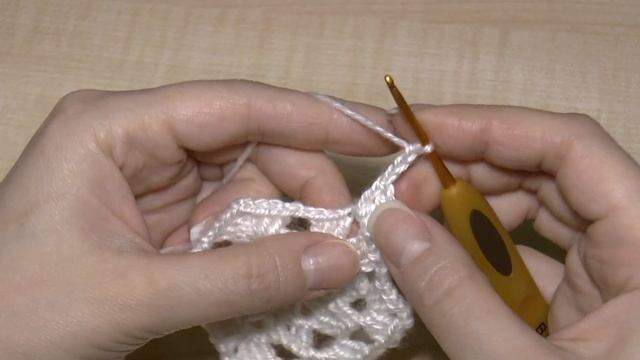 Новогодняя салфетка-подставка крючком (1 часть). Подробный процесс вязания для начинающих.
