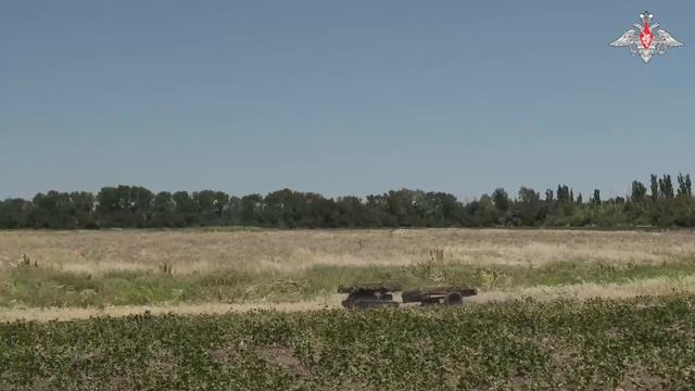 Испытания новой беспилотной гусеничной платформы для подвоза боеприпасов и продовольствия