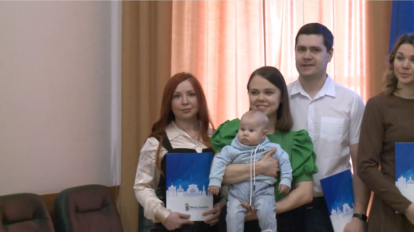 В мэрии Ярославля вручили свидетельства на улучшение жилищных условий